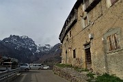12 Parcheggio l'auto al Grasso (1026 m)